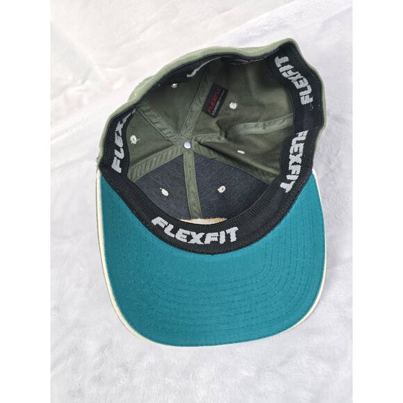 Jr‎ Cigars Men's Embroidered Stitched Logo Flexfit Cap Hat  4 Free Poker Chips - Picture 12 of 14